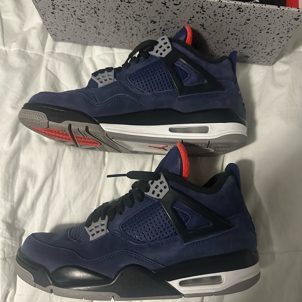 Jordan Men's Navy and Red Sneakers